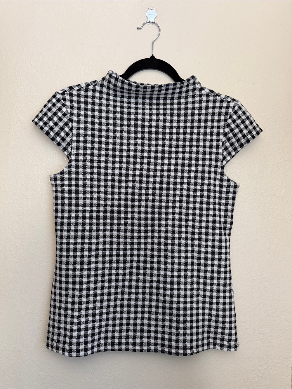 Ann Taylor Black + White “DOEN” Style Gingham Mock Neck Cap Sleeve Top Size S